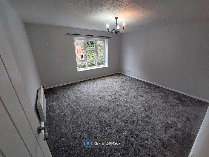 2 Bedroom Flat To Rent In Black Prince Avenue, Market Deeping, Peterborough, PE6