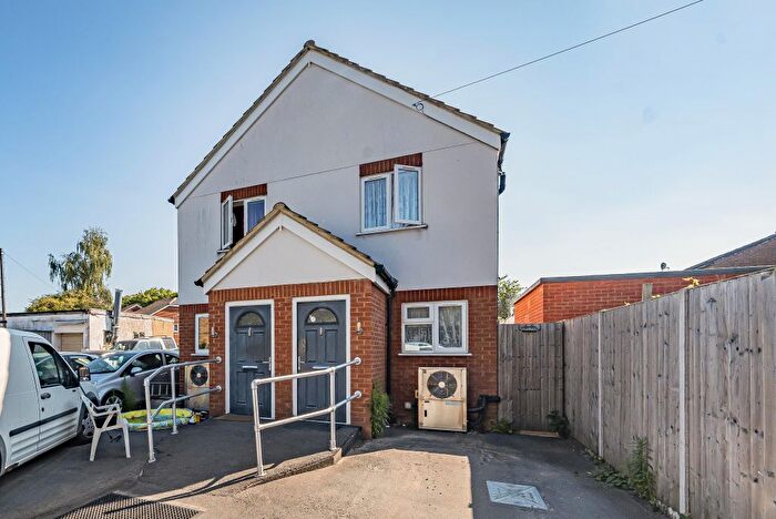 2 Bedroom Property For Sale In High Street, Stanwell, Staines, TW19