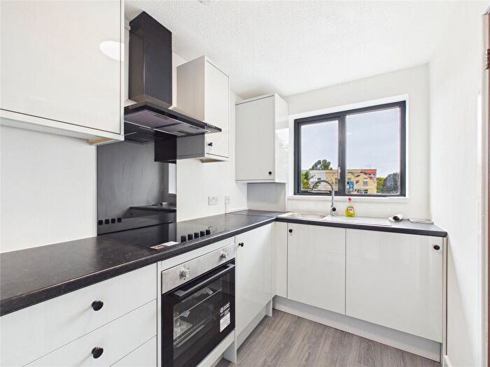 2 Bedroom Terraced House To Rent In St Johns Lane, Bristol, BS3