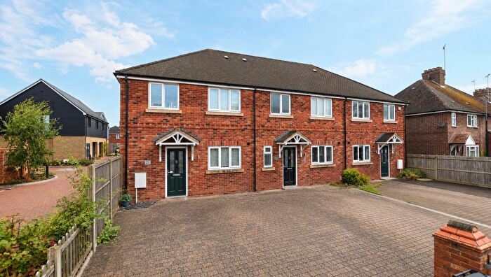 2 Bedroom End Of Terrace House For Sale In Baker Street, Leighton Buzzard, LU7