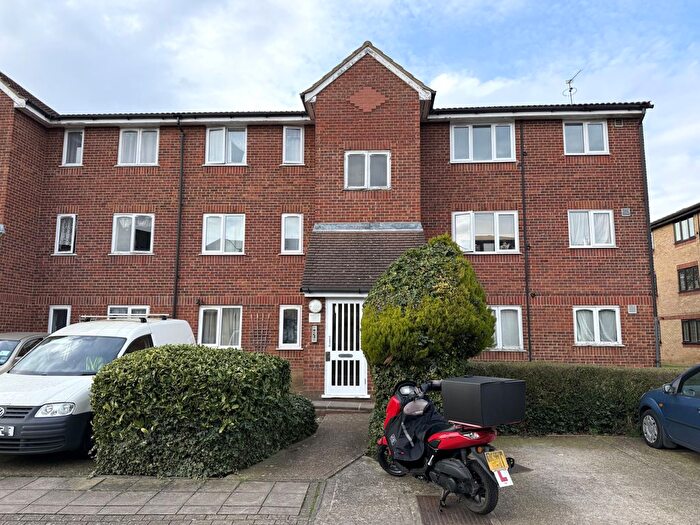 1 Bedroom Flat For Sale In Dehavilland Close, Northolt, UB5