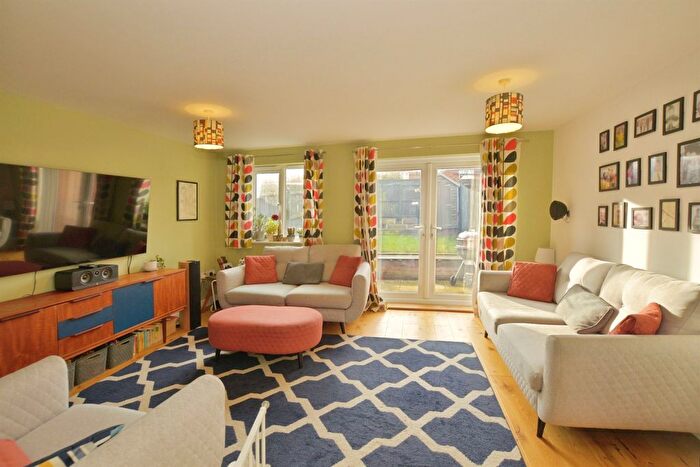 3 Bedroom End Of Terrace House For Sale In Tunbridge Way, Ashford, TN23