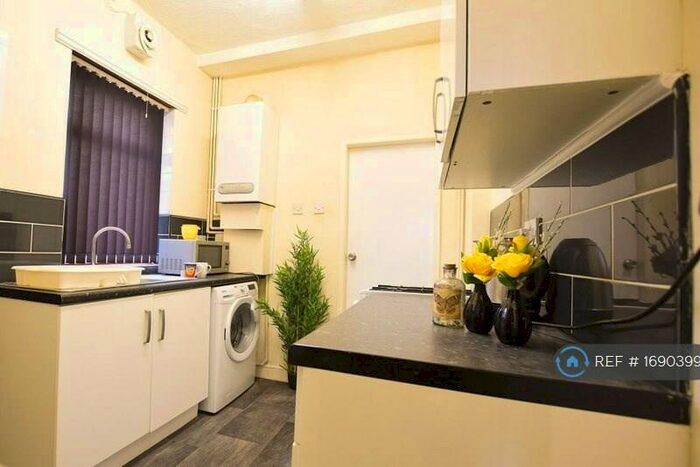 4 Bedroom Terraced House To Rent In Boughey Road, Stoke-On-Trent, ST4