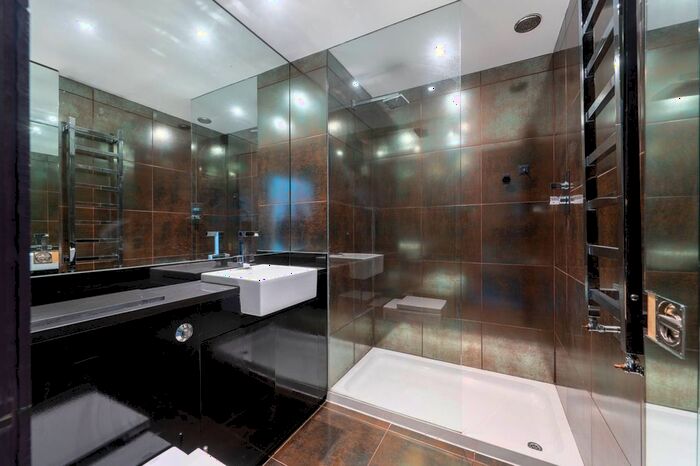 5 Bedroom Maisonette To Rent In Elsham Road, Kensington, London, W14