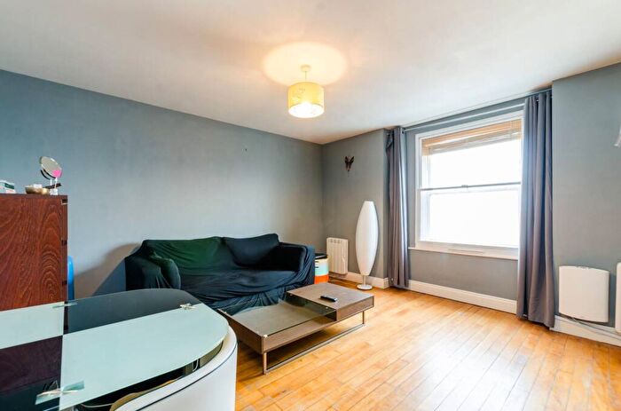 1 Bedroom Flat To Rent In Whitechapel Road, Whitechapel, London, E1