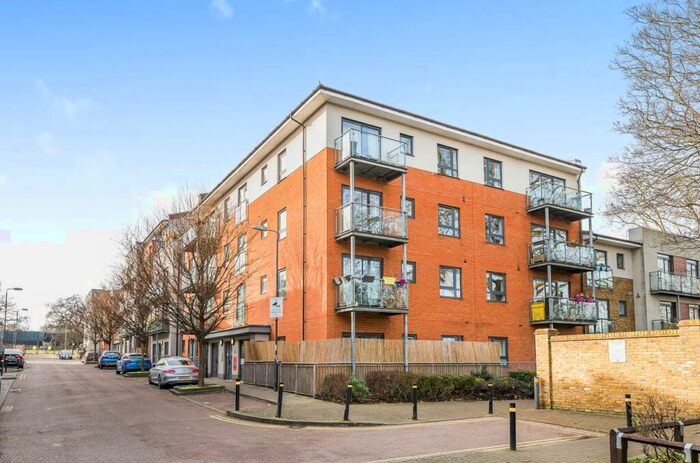 2 Bedroom Flat To Rent In Desvignes Drive London, SE13