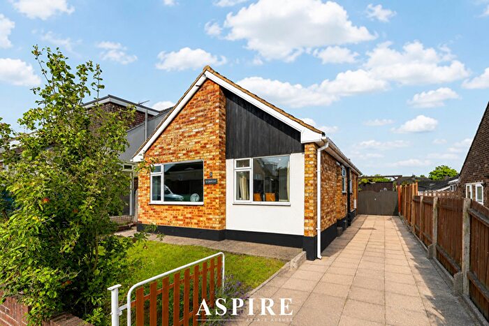 3 Bedroom Detached Bungalow For Sale In Video Tour Inside - Alan Grove, Leigh-On-Sea, SS9