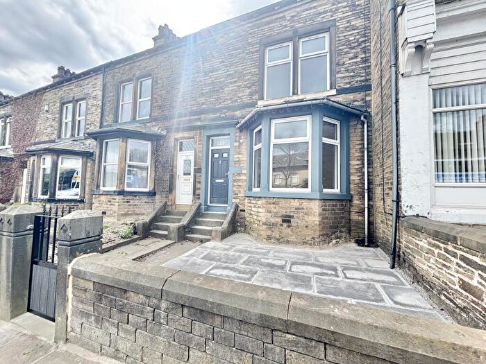 4 Bedroom House To Rent In Huddersfield Road, Halifax, HX3