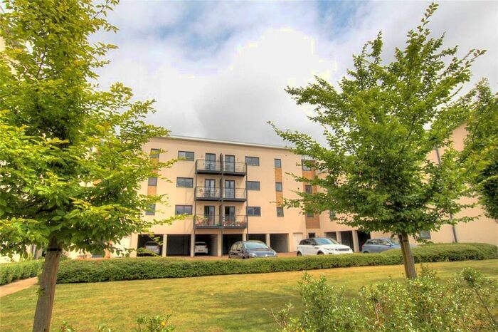 2 Bedroom Flat To Rent In Birtchnell Close, Berkhamsted, Hertfordshire, HP4