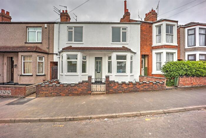 3 Bedroom Terraced House To Rent In Holbrook Avenue, CV21