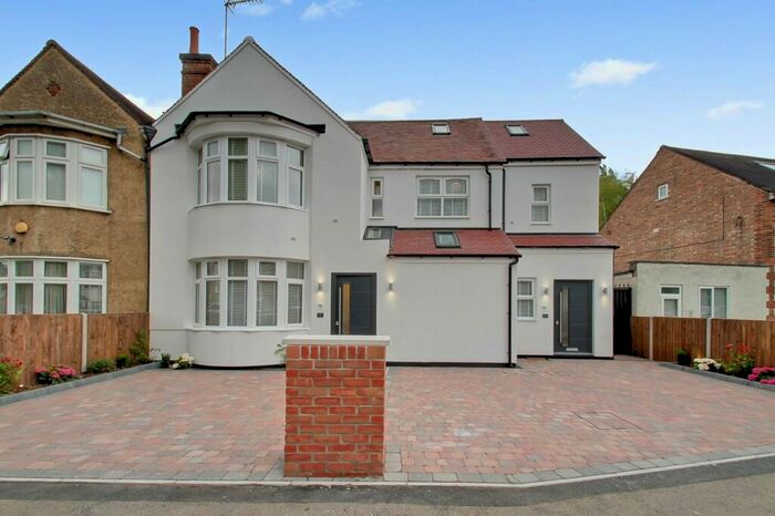4 Bedroom House To Rent In Netherlands Road, New Barnet, Barnet, EN5
