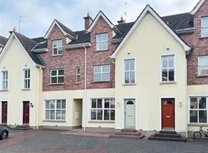 4 Bedroom Mid TownHouse For Sale In Baronscourt, Magherafelt, BT45