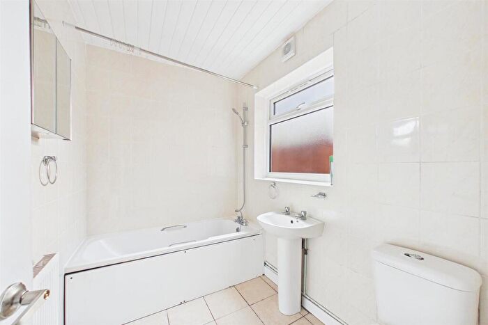 4 Bedroom Terraced House For Sale In King Edward Road, Hillfields, Coventry, CV1 - Photo 5