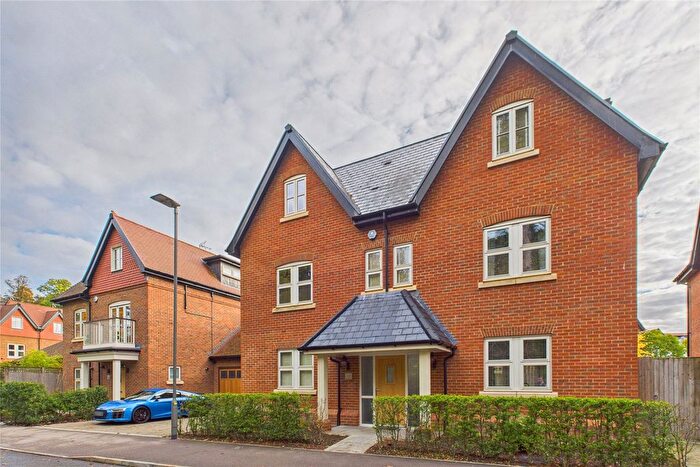 5 Bedroom Detached House To Rent In Mill Lane, Maidenhead, Berkshire, SL6