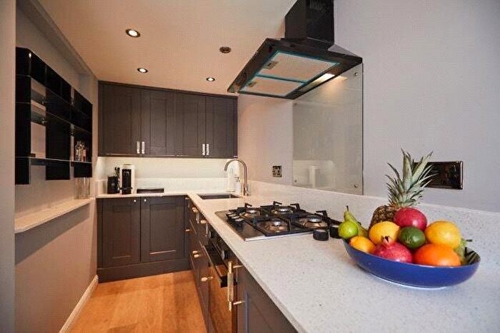 2 Bedroom Flat To Rent In St. Michaels Street, Oxford, Oxfordshire, OX1