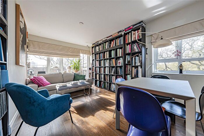 2 Bedroom Flat For Sale In Oatlands Court, Wimbledon Parkside, London, SW19