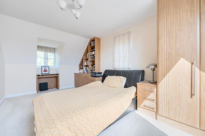 6 Bedroom Detached House For Sale In Wexham, Berkshire, SL3