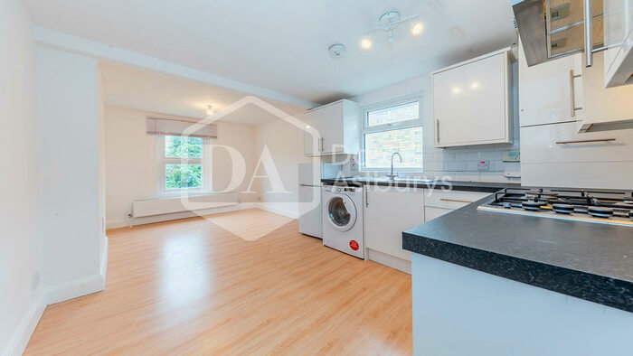 2 Bedroom Apartment To Rent In Landrock Road, Crouch End, London, N8