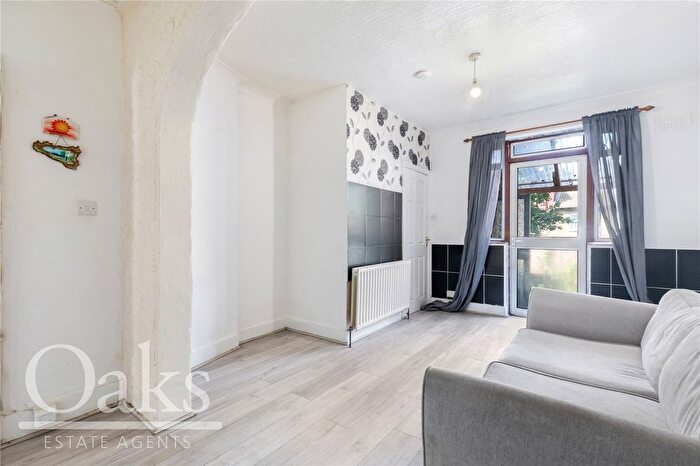 1 Bedroom Flat For Sale In Grange Park Road, Thornton Heath, CR7