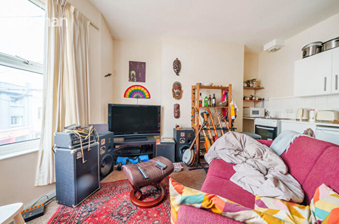1 Bedroom Flat To Rent In Clarence Square, Brighton, East Sussex, BN1