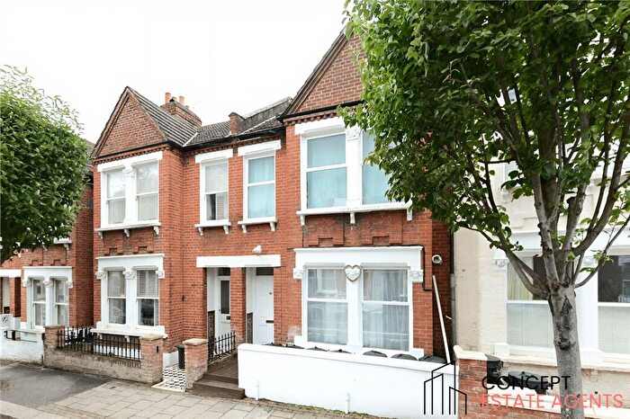 2 Bedroom Flat To Rent In Cathles Road, Balham, SW12