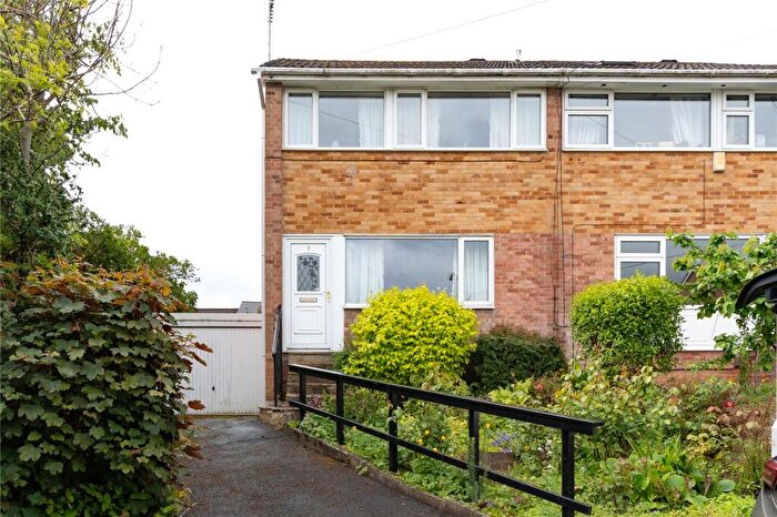 3 Bedroom End Of Terrace House For Sale In Fourlands Crescent, Bradford, West Yorkshire, BD10
