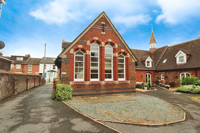 2 Bedroom End Of Terrace House To Rent In Wyndham Park, Salisbury, SP1