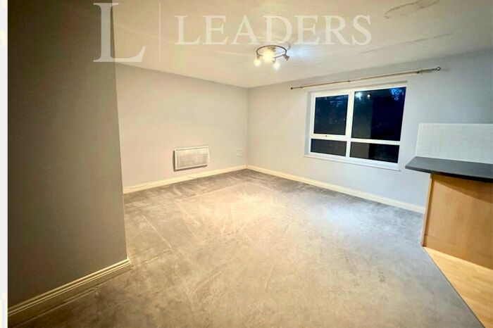 2 Bedroom Maisonette To Rent In Flat Quinton Court, B68