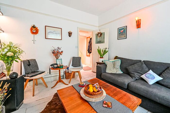 1 Bedroom Flat To Rent In St Paul's Road, Canonbury, London, N1