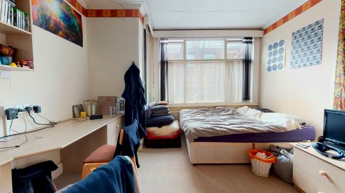 6 Bedroom Semi-Detached House To Rent In Hartley Avenue, Woodhouse, Leeds, LS6