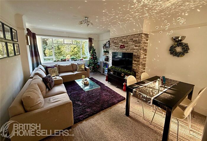 2 Bedroom Flat For Sale In Gervis Road, Bournemouth, Dorset, BH1