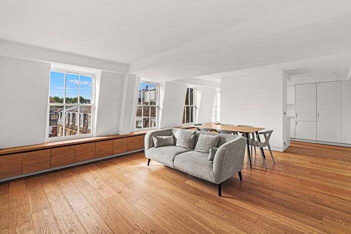 2 Bedroom Flat To Rent In Palace Gate, Kensington, London, United Kingdom, W8