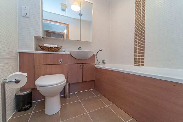 2 Bedroom Flat For Sale In Eagles View, Livingston, EH54