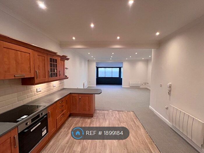 2 Bedroom Flat To Rent In Royal Esplanade, Margate, CT9