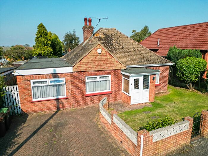 3 Bedroom Detached Bungalow For Sale In Coutts Avenue, Shorne, Gravesend, Kent, DA12