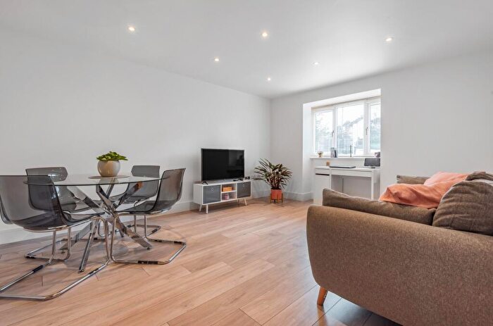 1 Bedroom Flat To Rent In New Road London, SE2