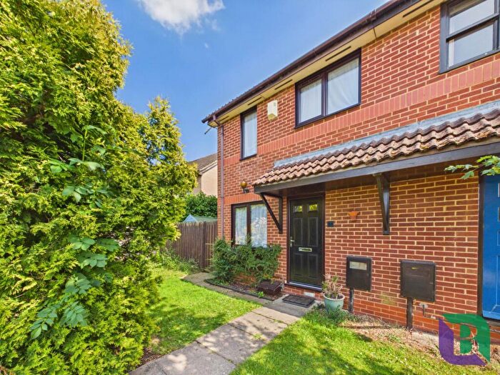 2 Bedroom Semi Detached House For Sale In Boxberry Gardens, Walnut Tree, MK7