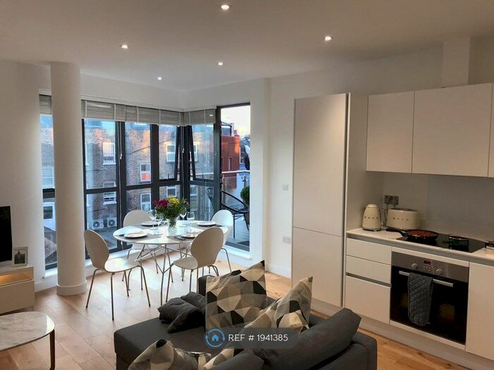 1 Bedroom Flat To Rent In Waleorde Road, London, SE17