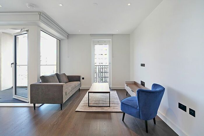 2 Bedroom Flat To Rent In Fountain Park Way, London, W12