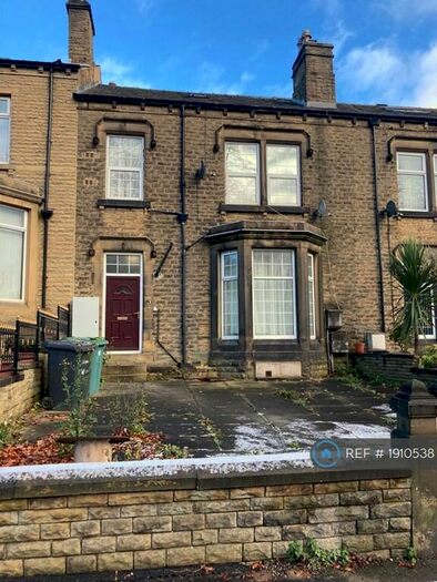 1 Bedroom Flat To Rent In Halifax Old Road, Huddersfield, HD2