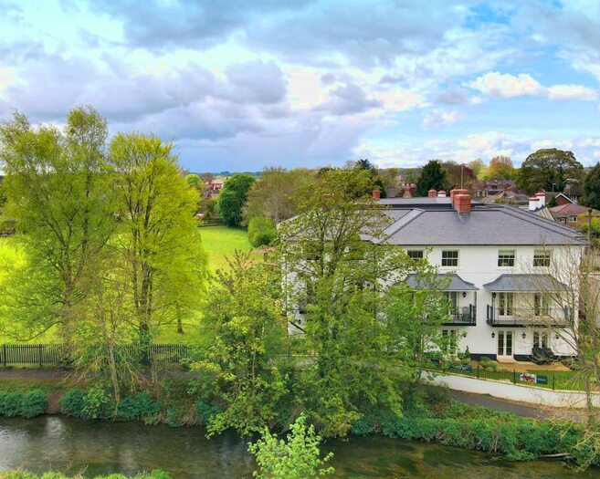 2 Bedroom Flat To Rent In Wimborne, BH21