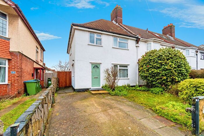 3 Bedroom Semi Detached House For Sale In Janson Road, Shirley, Southampton, Hampshire, SO15