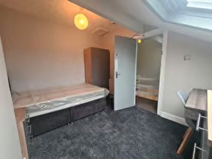 4 Bedroom Terraced House To Rent In Stanmore Street, Leeds, West Yorkshire, LS4