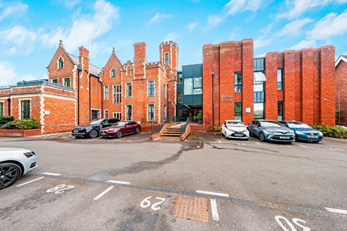 1 Bedroom Flat For Sale In Nixey Close, Slough, SL1