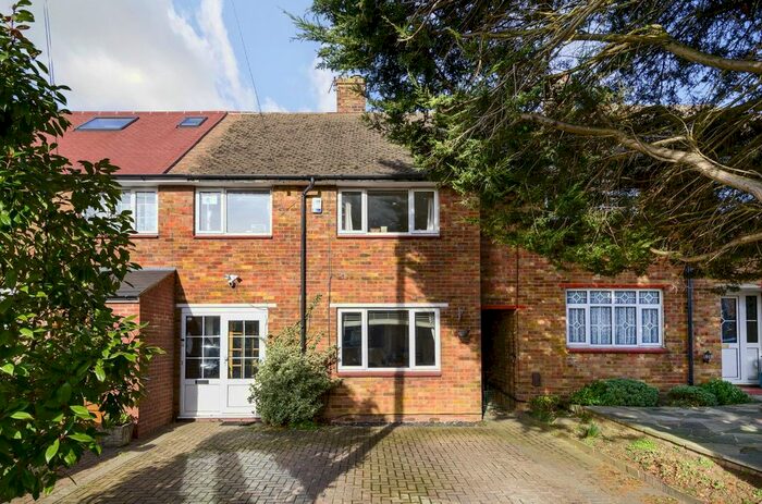 3 Bedroom Terraced House For Sale In Brow Crescent, Orpington, BR5