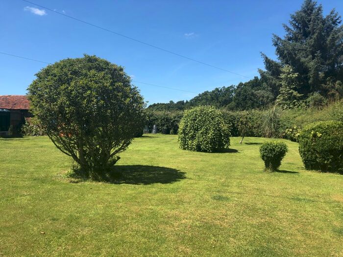 3 Bedroom Cottage To Rent In Worth, RH10