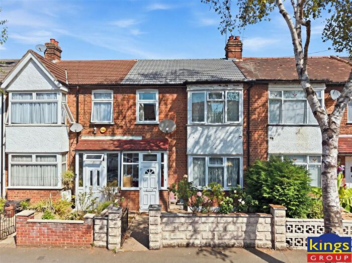 3 Bedroom Terraced House For Sale In Cecil Road, London, E17