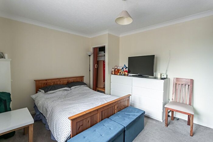 2 Bedroom Flat For Sale In Groathill Road North, Drylaw, Edinburgh, EH4