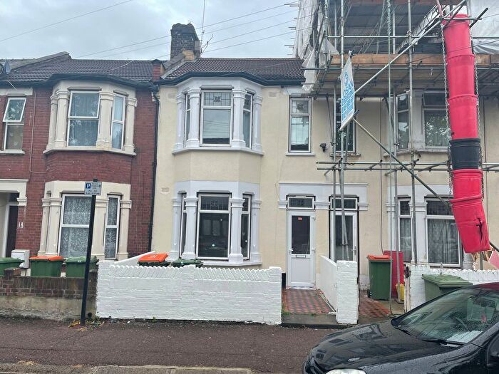 4 Bedroom Terraced House To Rent In Northfield Road, London, E6