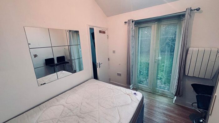 1 Bedroom Studio To Rent In Southall, UB2